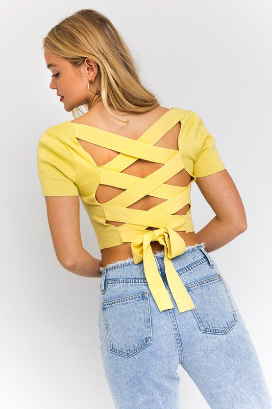 SHORT SLEEVE CRISS CROSS BACK KNIT TOP